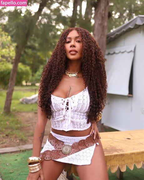 Giovanna Jacobina art de star du porno des photos