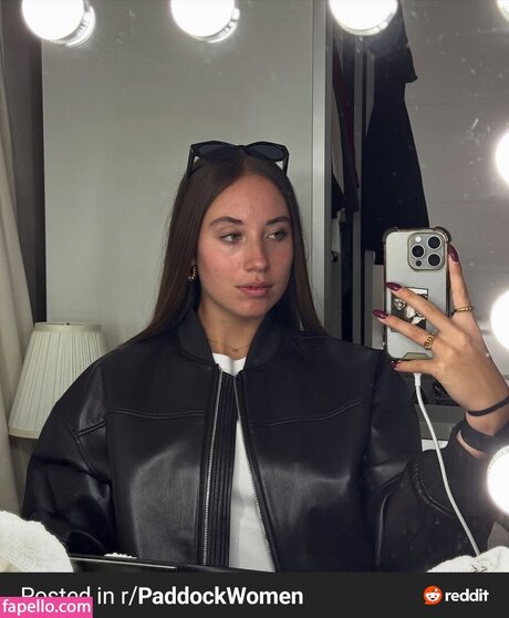 Nina Gademan actrice chaude image