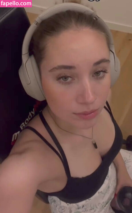 Nina Gademan star du porno en haute qualité galeries