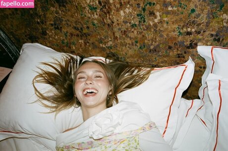 Veronika Slowikowska modèles nus des photos