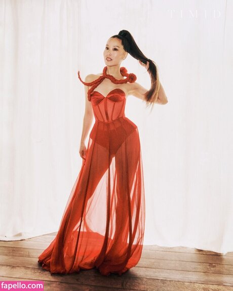 Alicia Hannah Kim beau modèle galeries