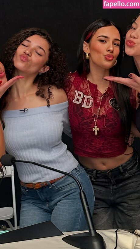 Malia Baker star du porno nue galerie