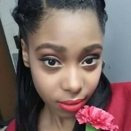 Quennae top star photo