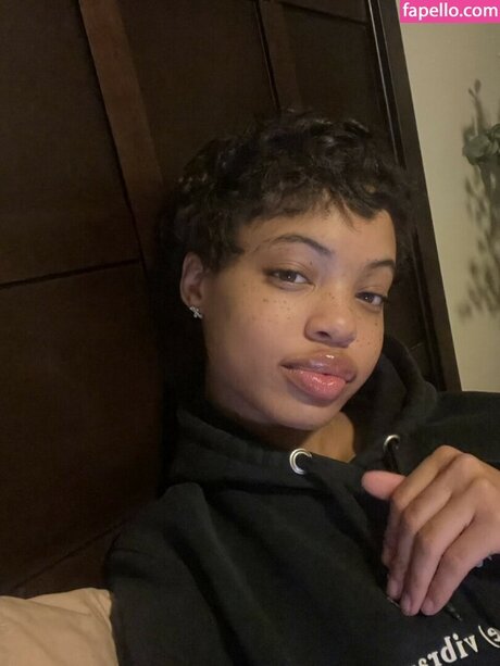 Kimaya nichelle modèle gratuit des photos