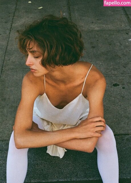 Ava Kalitowski star érotique image