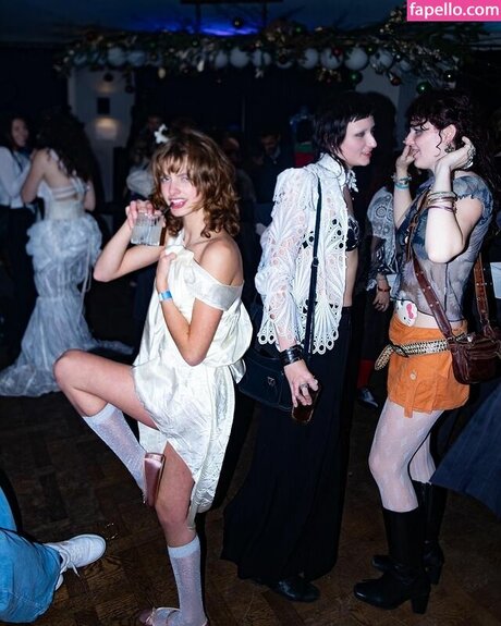 Ava Kalitowski modèle porno collection