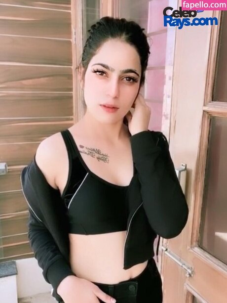 Jasneet Kaur étoile adulte image