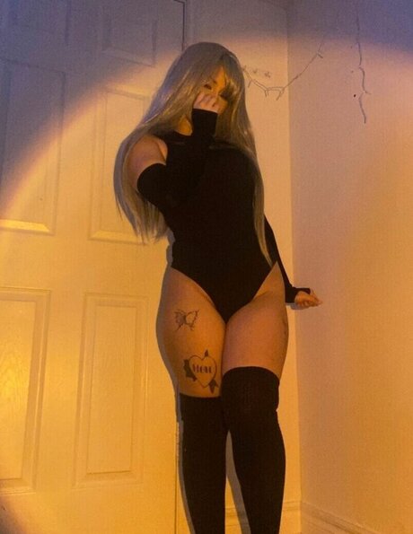 visage blond uniquementfans joli images