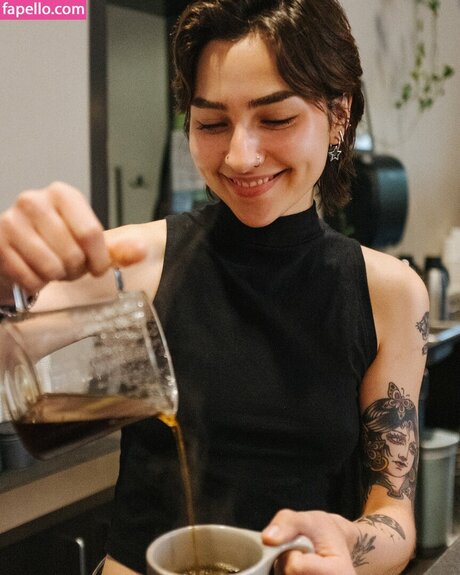 infirmière brune onlyfans meilleur nu img