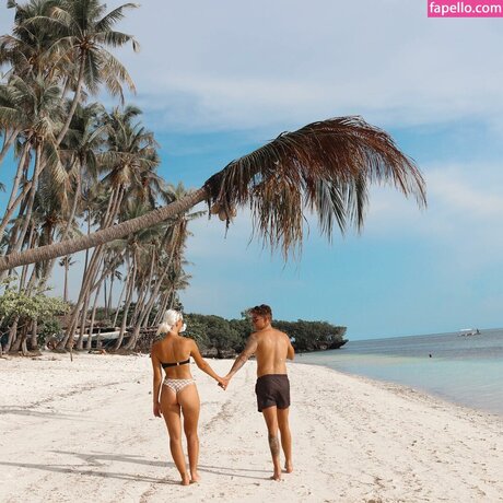 fans nus uniquement haut photos