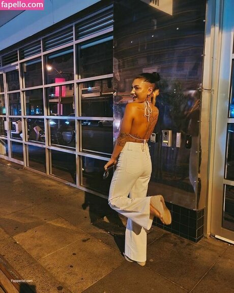 Ella Ding star du porno gratuite des photos