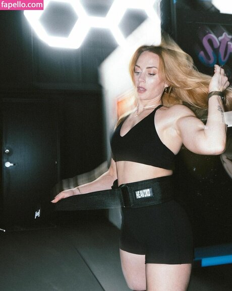 Meg Gallagher modèle porno galerie