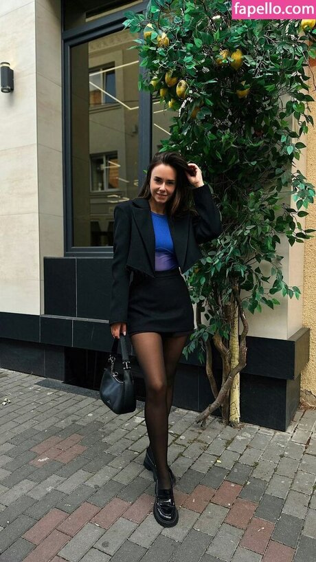 HeyHelen ASMR actrice artistique images