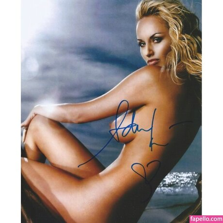 Adriana Karembeu meilleure actrice des photos