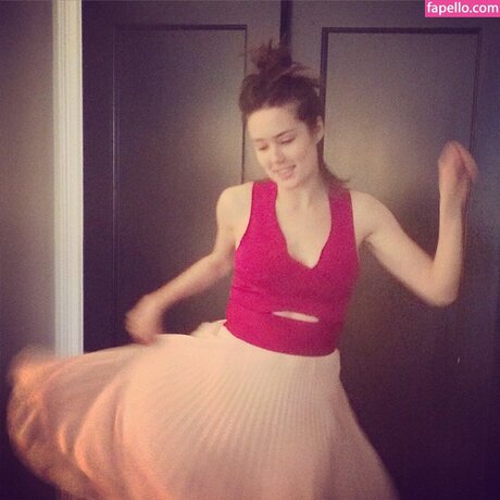 Megan Boone étoile magnifique galeries