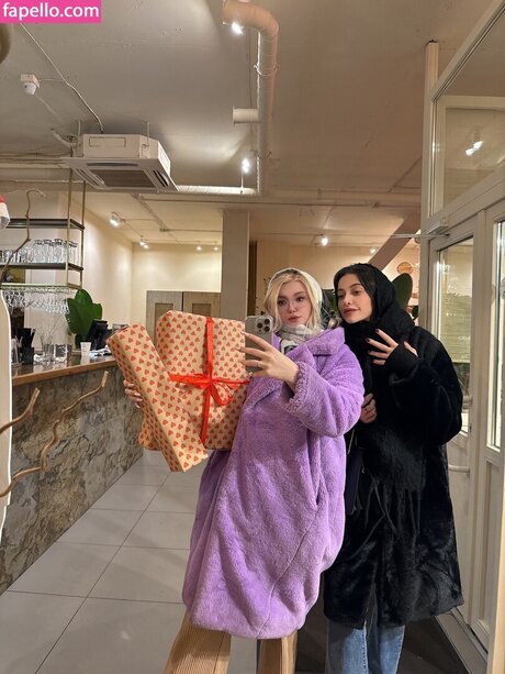 Elena Kyalviyainen étoile de l'art photos