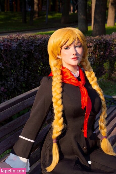 Elena Kyalviyainen actrice nue img