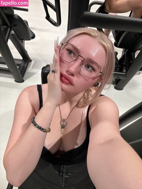 Elena Kyalviyainen étoile xxx photo