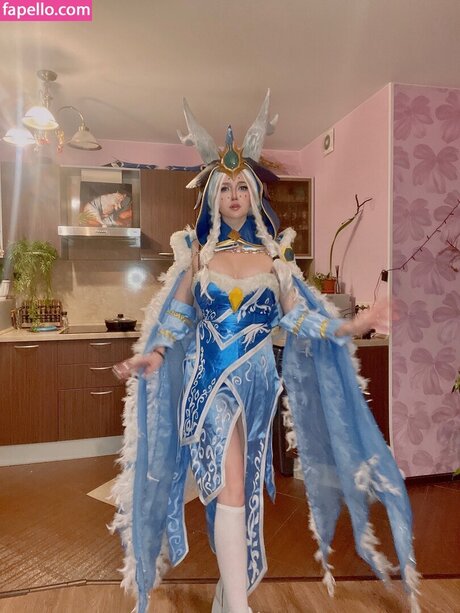 Elena Kyalviyainen étoile adulte photo