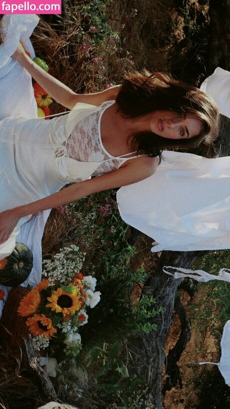 Valerie smth actrice exclusive image