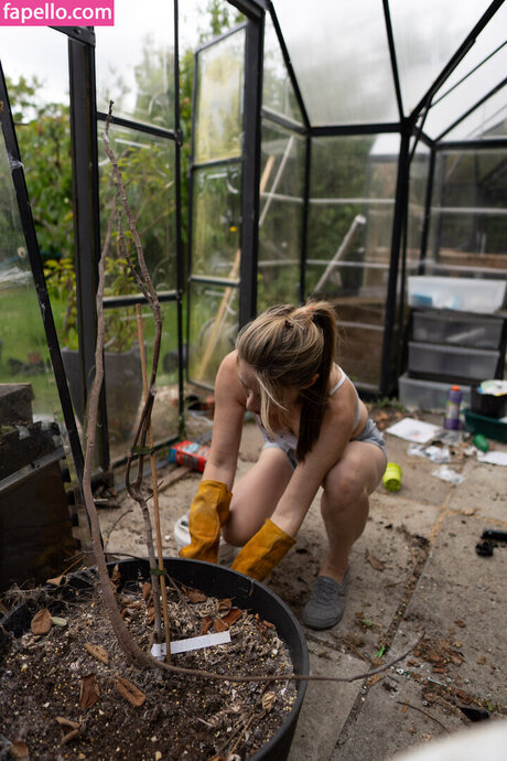 Hands On Katie art star du porno galeries