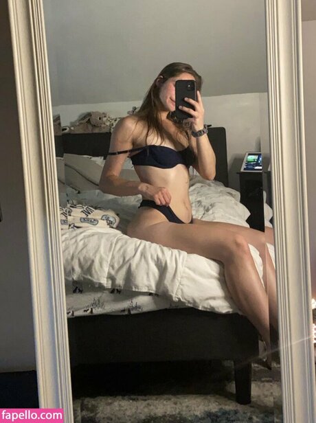 Peachyhal modèle adulte galerie