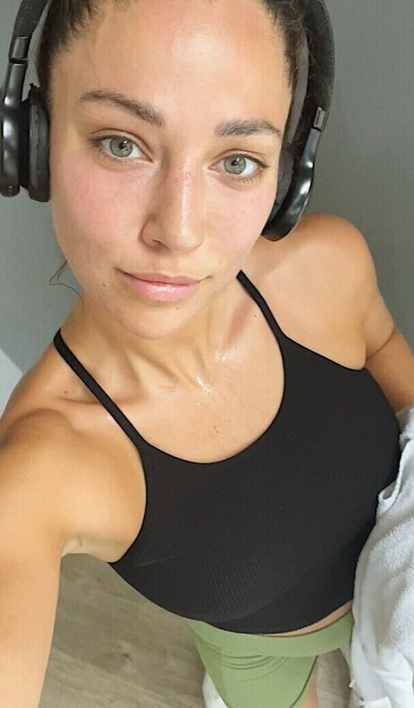 pom-pom girl nue onlyfans érotique gratuit galerie