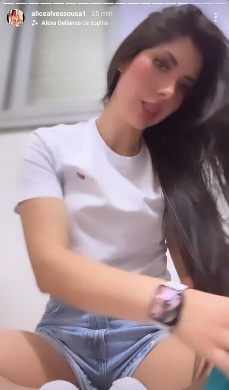Alice Alves modèle porno image