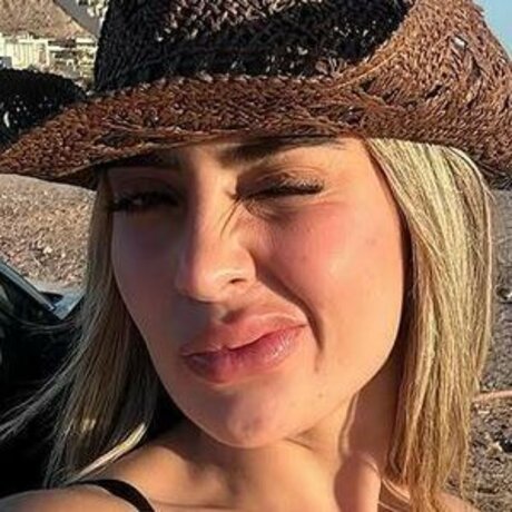 Reyna Rivera star du porno gratuit img