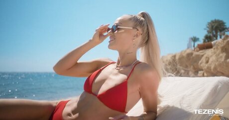 Alisha Lehmann actrice parfaite photo