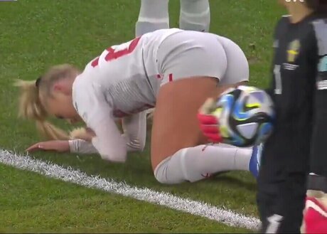 Alisha Lehmann art modèle archive