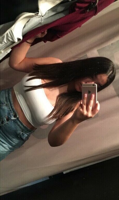 Zeneia s ASMR modèle gratuit des photos