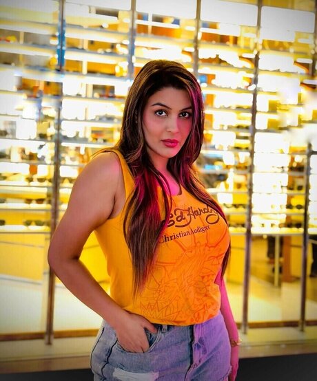 Yamini Malhotra star du porno nue archive