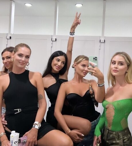 Valentina Ferragni étoile nue photo