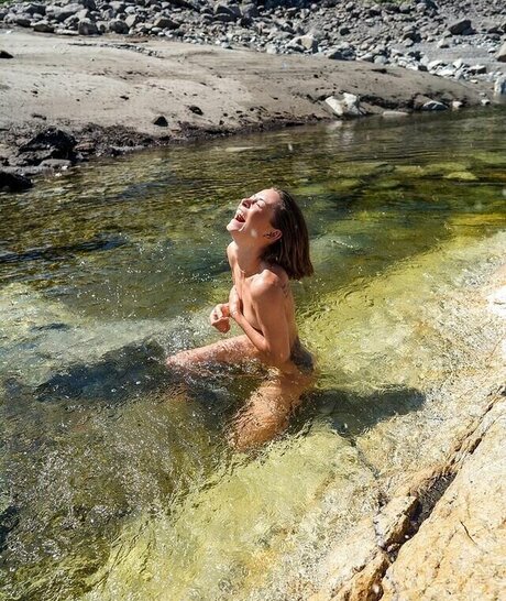 Jennifer Lange star exclusive images