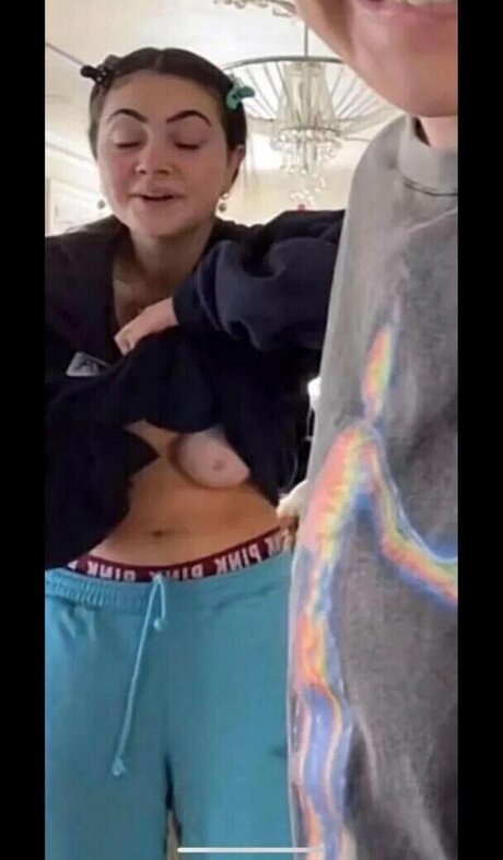 Sara Hesri actrice nue photos