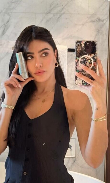 Sara Hesri belle actrice photos