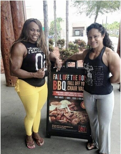 Carla Bradley haut modèle collection