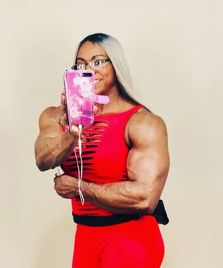 Carla Bradley belle actrice image