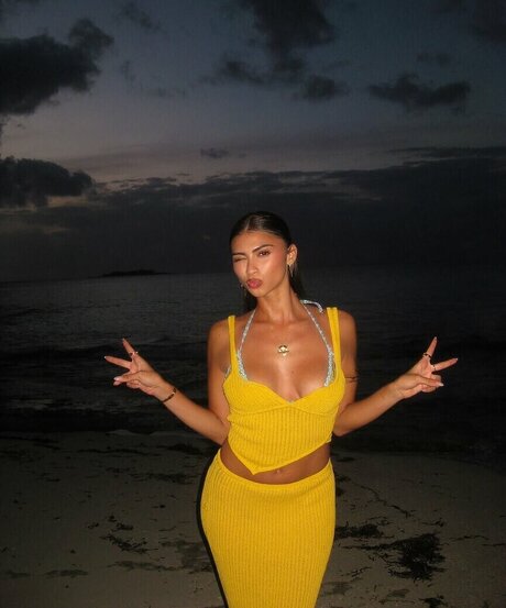 Bella Ramirez étoile de haute qualité photos