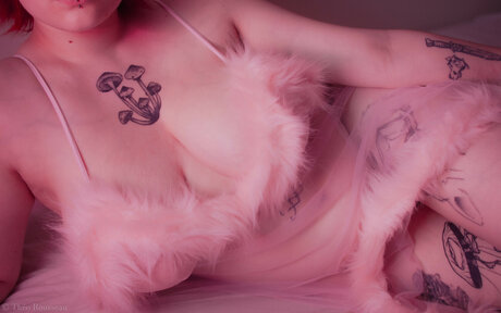 _Mym A radia modèle érotique galeries