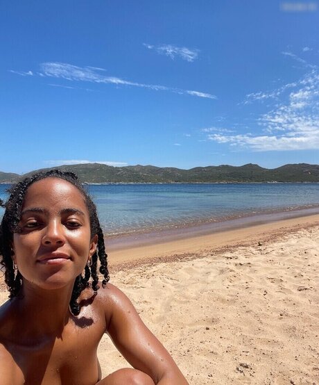 Lou Llobell art de star du porno galeries