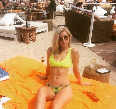 éjaculation pov onlyfans gratuit xxx images