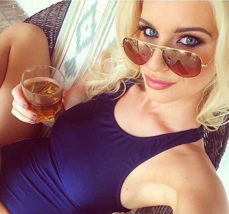 Jess Davies modèle sympa images