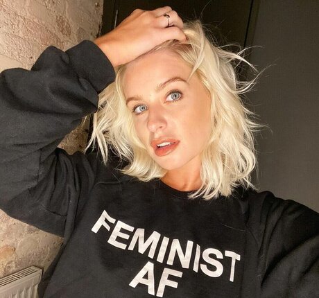 Jess Davies star du porno sexy photo