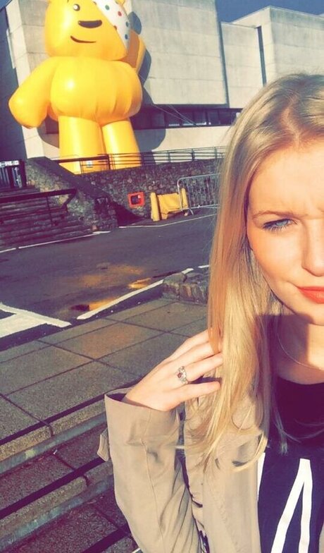 lingerie blanche onlyfans belle exclusivité images