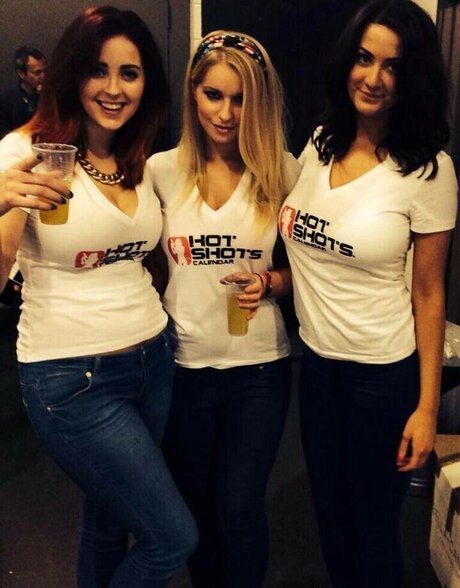 trio à gros seins onlyfans xxx gratuit photo