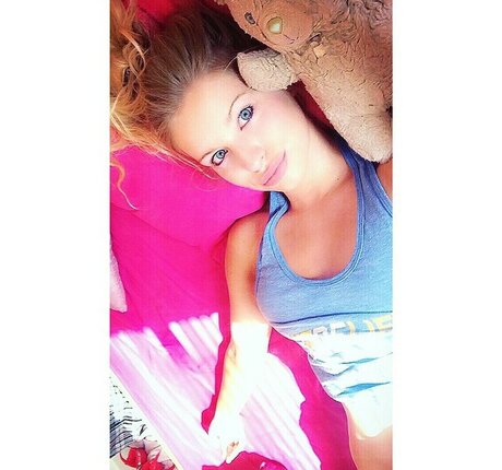 sœurs jumelles onlyfans assez hd galerie