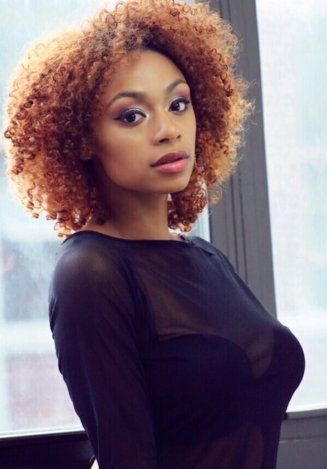 Tpnaomi modèle artistique des photos