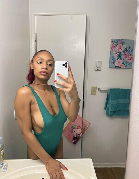 tatouages ​​blonds onlyfans porno chaud photos